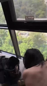 与炮友窗边打炮，可交流不互换