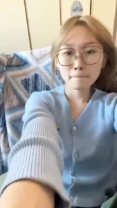 约炮南京医院的护士，无套爆操射她一脸精液
